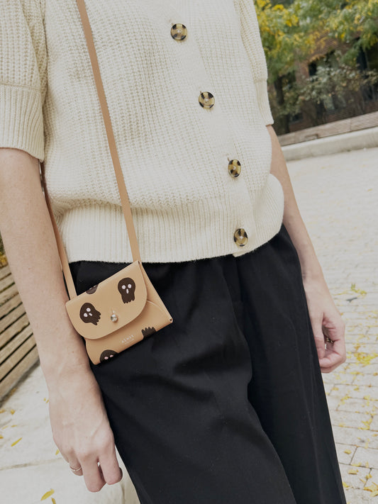 SKULL card holder wallet with Shoulder strap - Cashew