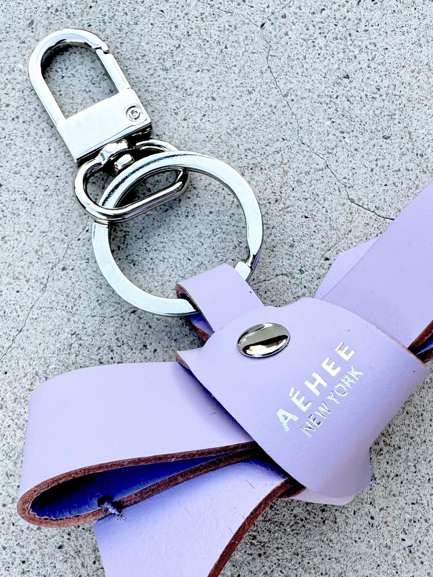 BOW leather keychain - Lavender